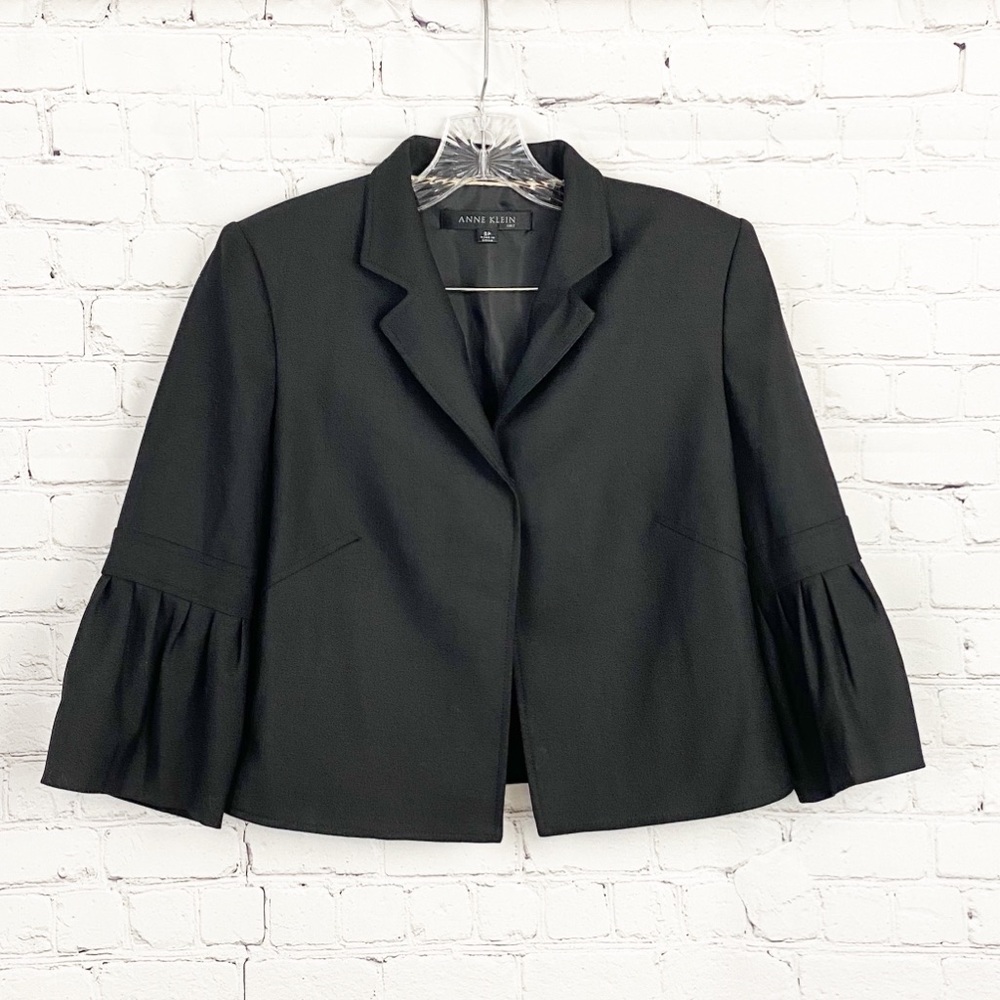 Anne Klein Black Cropped one Button Blazer, SZ 8P